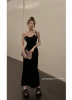 黑色吊带连衣裙女装夏季2023新款隐形肩带鱼线裙子气质高级感长裙