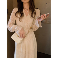 欧洲站春装2023新款法式配大衣的长裙白色仙女气质蕾丝长袖连衣裙