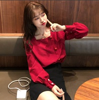 秋装韩版轻熟2019新款法式小众红色上衣显瘦设计感方领长袖衬衫女